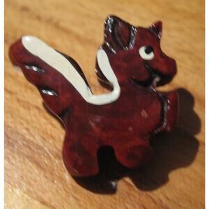 Redwood Skunk Pin - Adorable and Vintage!